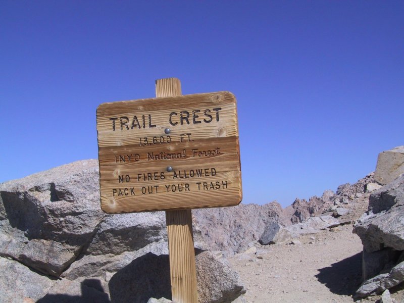 _trail_crest_sign.jpg